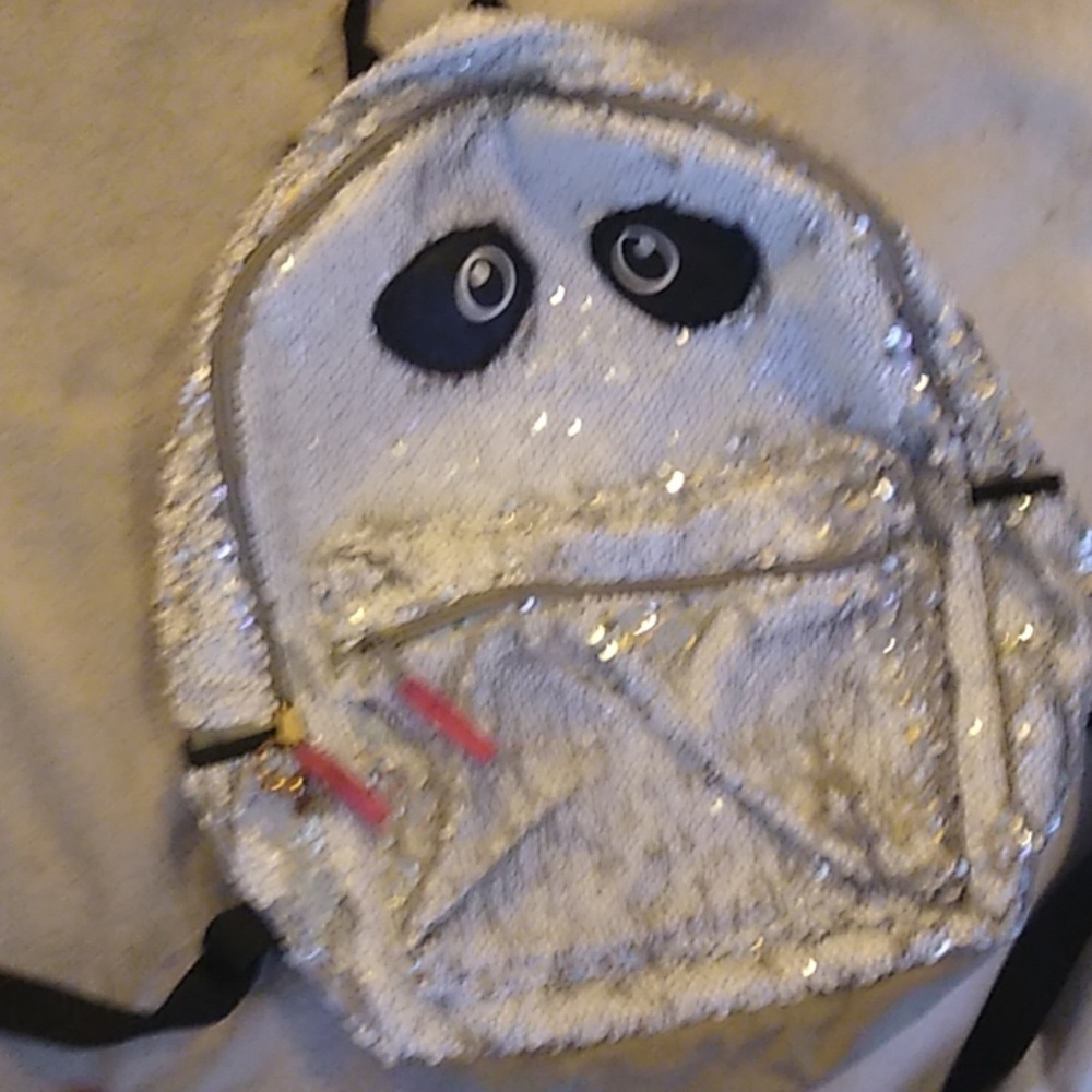 Polar bear sequence backpack